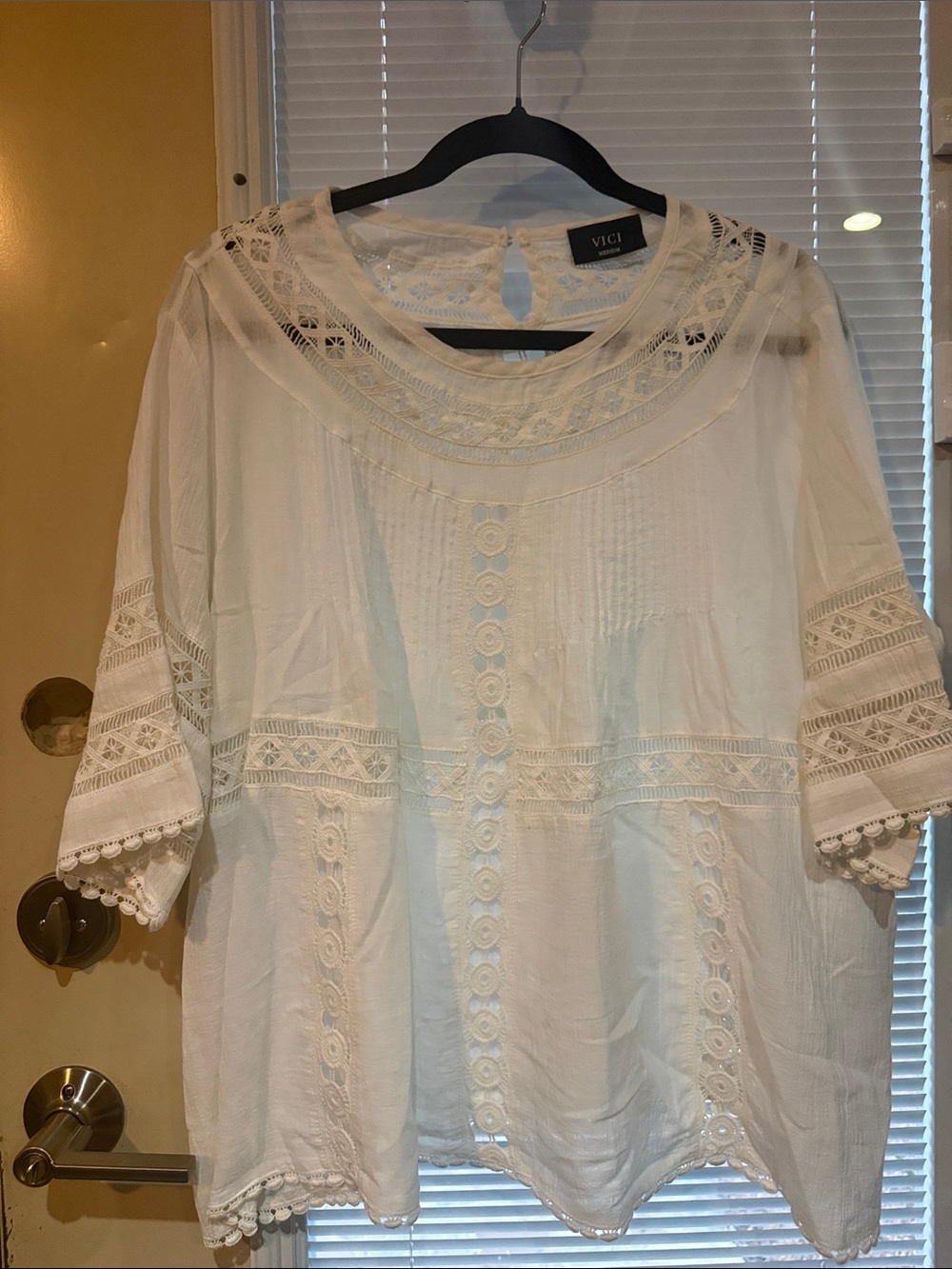VICI White Lace Crochet Boho Blouse